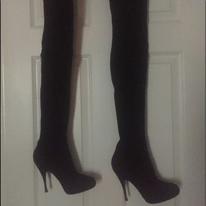 Brian Atwood Thigh High sz 7